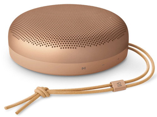 Купить Портативная колонка Bang & Olufsen Beosound A1 3rd Gen, золотистый в интернет-магазине DNS. Характеристики, цена Bang & Olufsen Beosound A1 3rd Gen | 9312575.