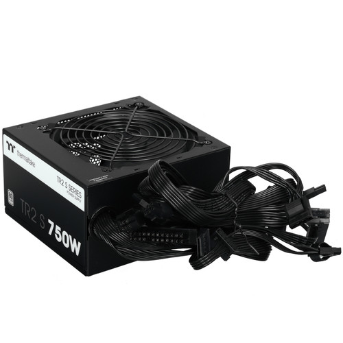 Купить Блок питания Thermaltake TR2 S 750W [PS-TRS-0750NNSAWE-2] черный в интернет-магазине DNS. Характеристики, цена Thermaltake TR2 S 750W | 5493805.