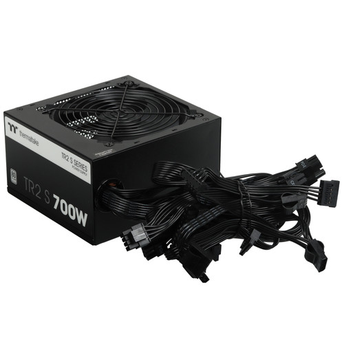 Купить Блок питания Thermaltake TR2 S 700W [PS-TRS-0700NPCWEU-2] черный в интернет-магазине DNS. Характеристики, цена Thermaltake TR2 S 700W | 5493802.