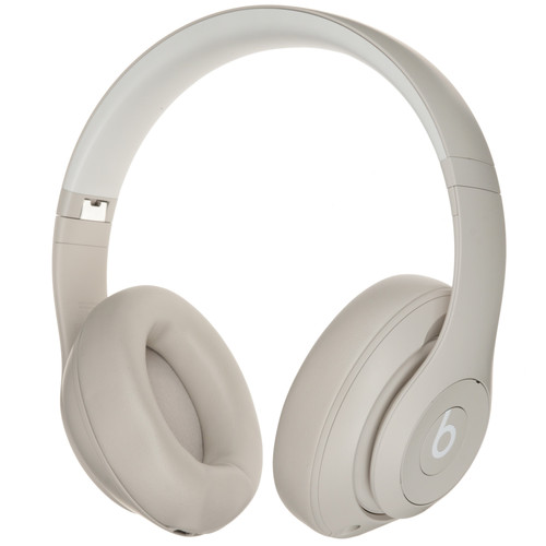 Купить Беспроводные/проводные наушники Beats Studio Pro  бежевый 2023 в интернет-магазине DNS. Характеристики, цена Beats Studio Pro | 5466663.
