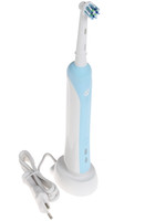 Электрическая зубная щетка Braun Oral-B Professional Care 500 D16.513U Cross Action белый, голубой