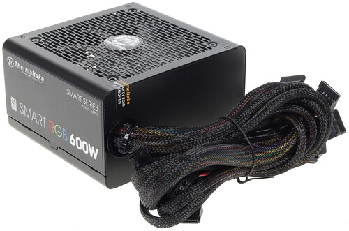 Купить Блок питания Thermaltake Smart RGB 600W [PS-SPR-0600NHSAWE-1] черный в интернет-магазине DNS. Характеристики, цена Thermaltake Smart RGB 600W | 1187986.